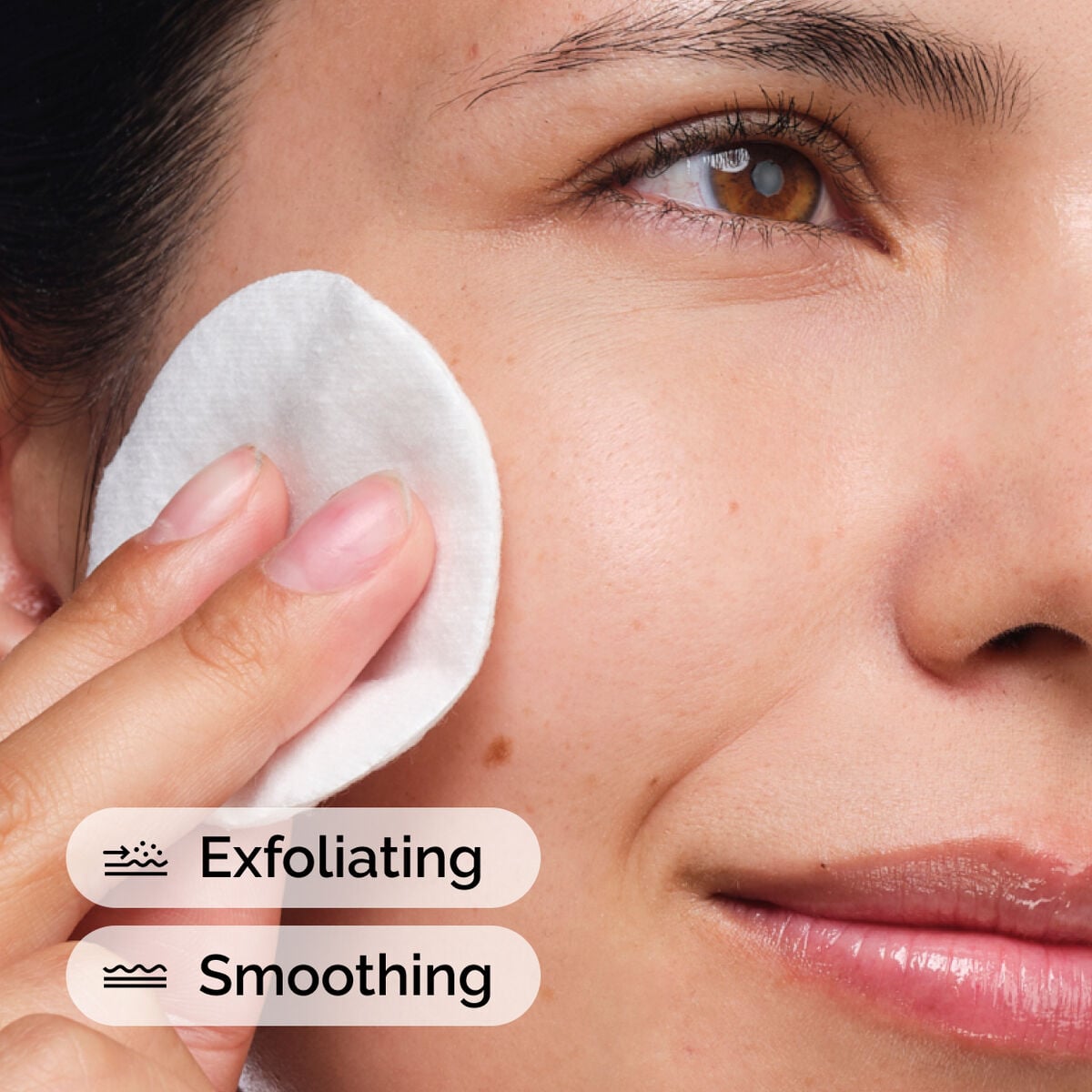 glycolic-acid-7-exfoliating-toner-r3 ord-glycolic-acid-exfoliating-toner-model-application-with-benefits.jpg